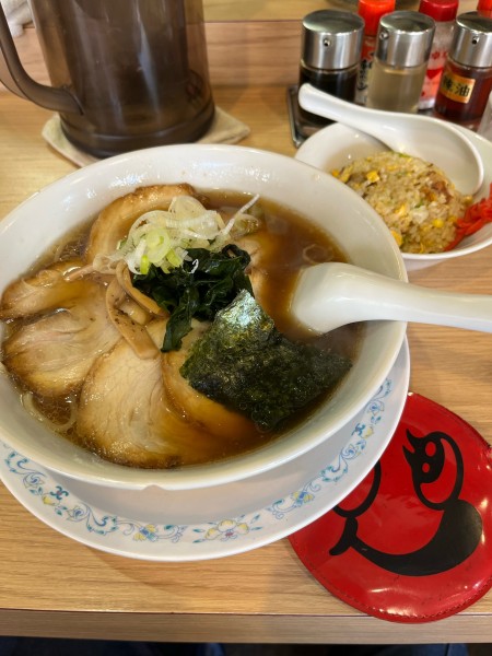 「チャーシュー麺　セット半炒飯」@らーめん 花の華 中野店の写真