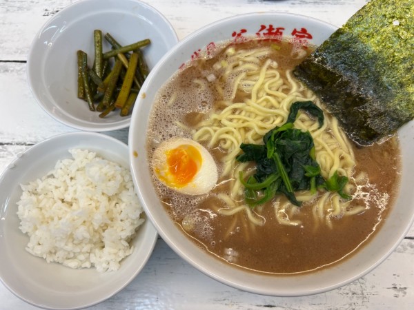 「朝ラー700円+今日の野菜（ニンニクの芽）150円」@二代目 谷瀬家の写真