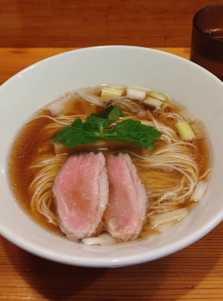 「鴨だし醤油ラーメン」@麺堂にしき 新宿歌舞伎町店の写真