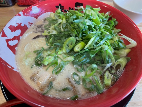 「牛じゃんラーメン＋九条ネギ＝1000円」@ラーメンまこと屋 ふじみ野店の写真