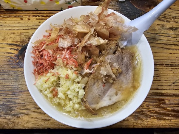 「【限定】塩ラーメン小　ニンニクアブラ　1100円」@夢を語れ青森の写真