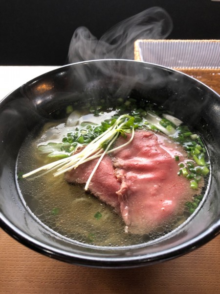 「牛塩ラーメン」@さんきゃっつ ら～めんスタンド 麺とたまごの写真