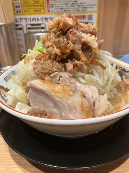「ミニラーメン　ニンニク別皿　野菜マシ　肉脂トッピ」@ラーメン豚山 吉祥寺店の写真