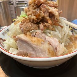 ミニラーメン　ニンニク別皿　野菜マシ　肉脂トッピ