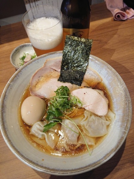 「小ビン＋味玉醤油らぁめん＋ワンタン」@Japanese Ramen 五感の写真