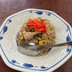 らーめん500円　半チャーハン350円