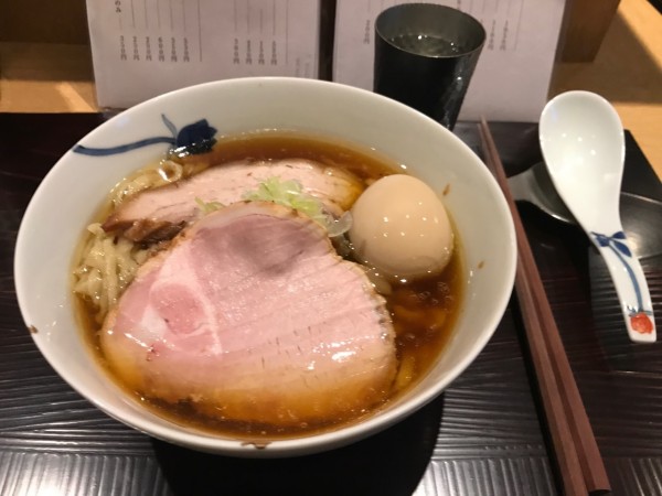 「醤油＋味玉」@麺 みつヰの写真