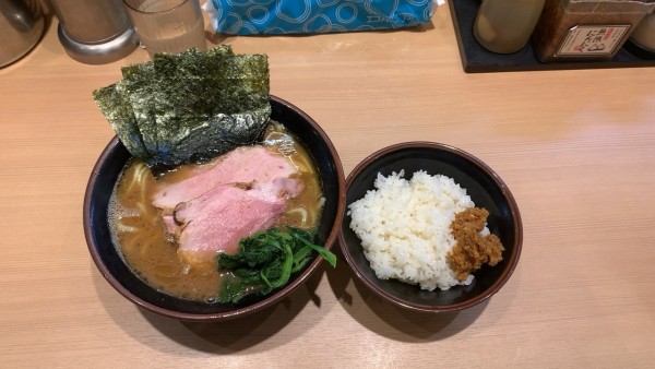 「ラーメン880＋ライス150」@輝道家直系 皇綱家の写真