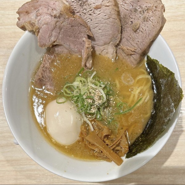 「えいちつー麺」@麺や えいちつーの写真