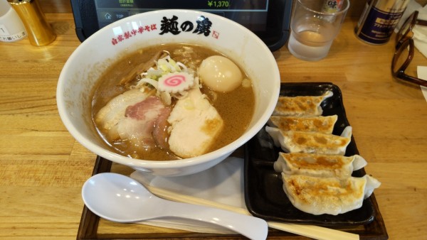 「味玉濃厚魚介中華そば」@自家製中華そば 麺の虜の写真