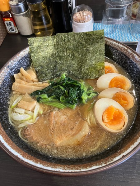 「豚骨醤油　玉子」@豚骨ラーメン 力！の写真
