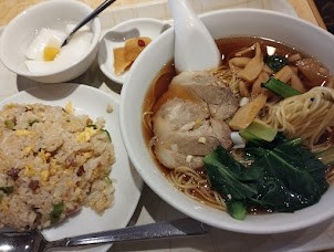 「Cセット(ラーメン&半チャーハン)(950)」@福臨門の写真