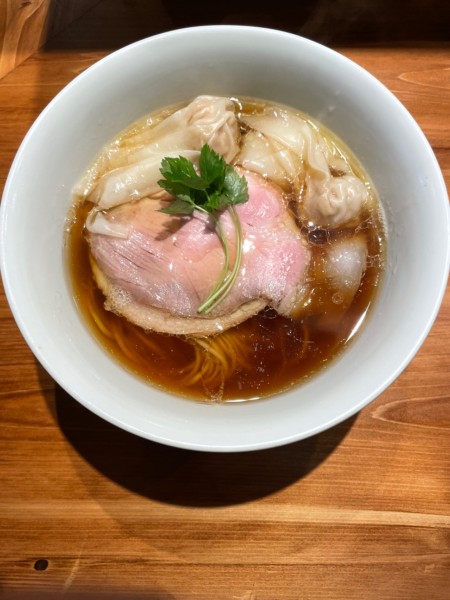 「ワンタン醤油らぁめん」@麺 ふじさきの写真