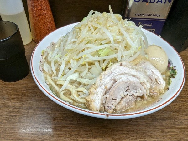 「小　玉子」@ラーメン二郎 横浜関内店の写真