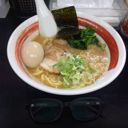 ラーメン(店内クーポン味玉)