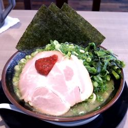 家系九条ねぎ多め豚骨醤油ラーメン