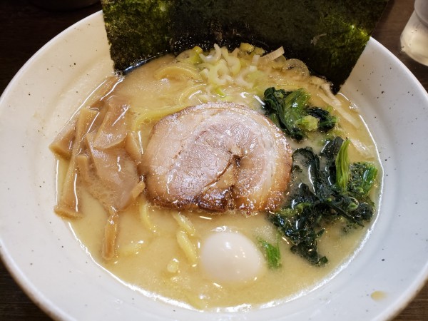 「塩豚骨ラーメン」@松壱家 藤沢南口店の写真