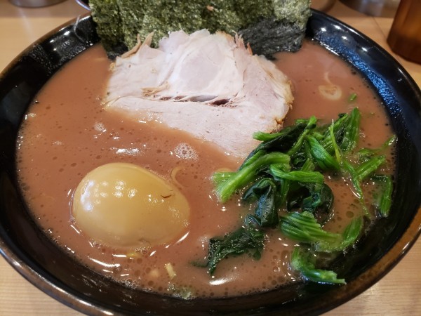 「ラーメン並＋味玉」@横浜家系ラーメン 武虎家 尾山台店の写真
