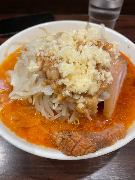 「辛いラーメン ヤサイニンニクアブラ」@ピコピコポンの写真