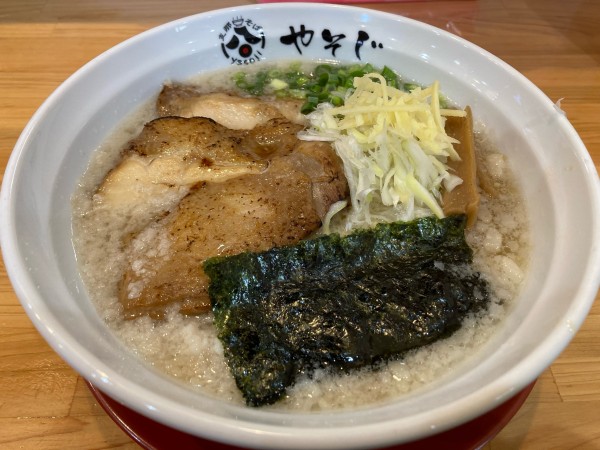 「背脂らぁめ麺・鶏ちゃあしゅう・塩」@支那そば やそじの写真