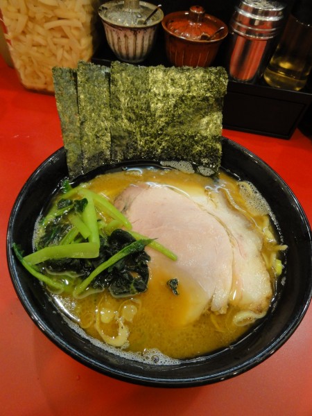「ラーメン800円そのまま」@杉田家 千葉駅前店の写真