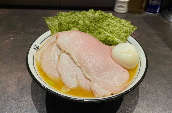 「特製らーめん¥1300、中盛り¥100」@らーめん飛粋の写真