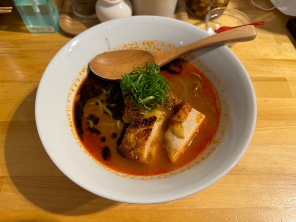 「チリトマラーメン2辛  950円」@トリポタラーメン SUNDAYの写真