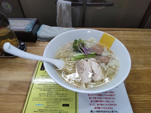 「塩生姜らー麺ワンタン入　1100」@塩生姜らー麺専門店 MANNISH 亀戸店の写真