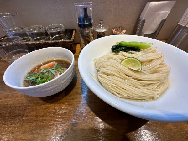「煮干し水つけ麺　大盛り　1000円　大盛無料ヨ！」@中華そばや 和凡の写真