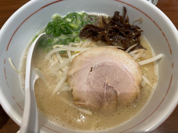 「純氣ラーメンバリカタ(ランチBセット)1200円」@麺や 純氣の写真