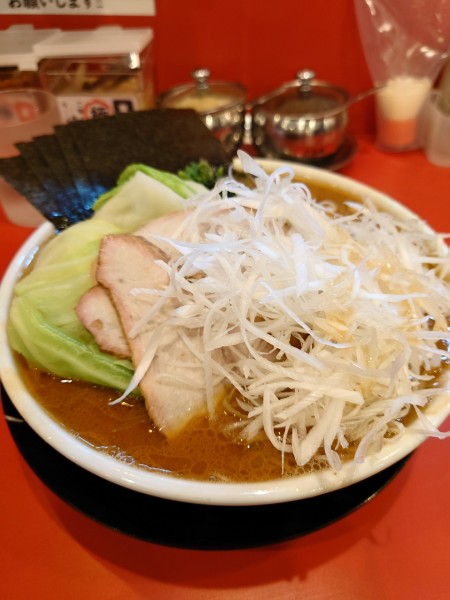 「特製ラーメン大盛り  濃いめ  多め」@家系ラーメン 裏大輝家 青物横丁店の写真