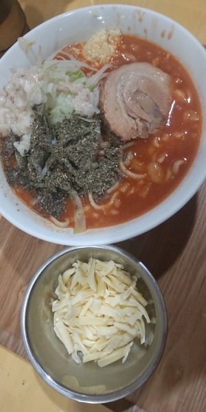 「イタリアンラーメン 女子盛り チーズトッピング」@らーめん おうかの写真