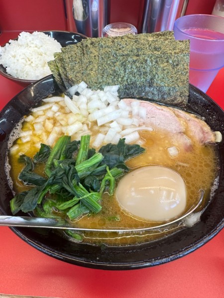 「ラーメン並　玉ねぎ　ノリ」@横浜家系ラーメン 宮里家の写真