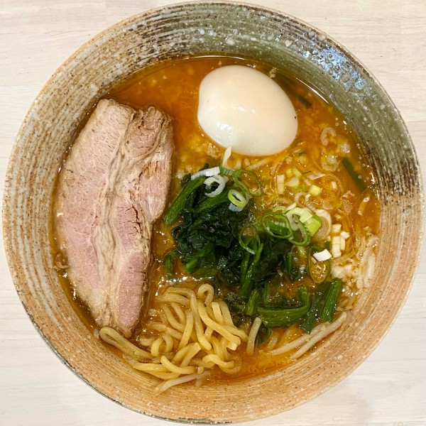 「背脂味噌ラーメン ¥1000円（燻玉＋100円・大盛サービスCP」@濃厚ラーメン 大葉商店の写真