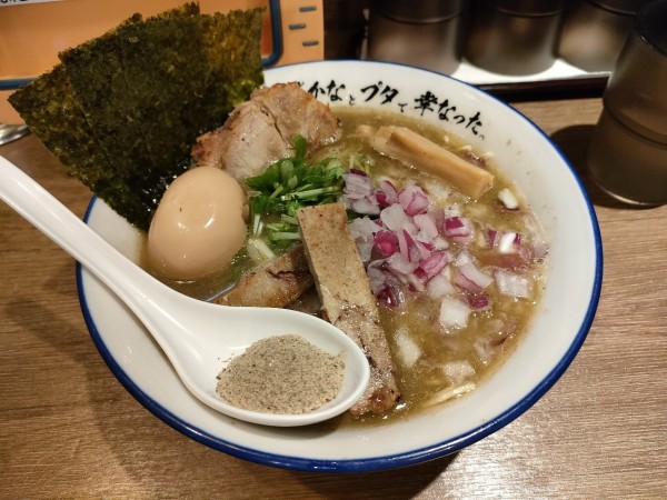「特製煮干しラーメン」@さかなとブタで幸なった。の写真