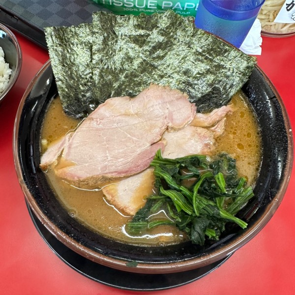 「チャーシュー麺3枚+ライス　¥950+100」@家系ラーメン 王道家の写真