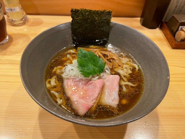 「中華そば　手もみ平打ち麺」@自家製麺 ロビンソンの写真
