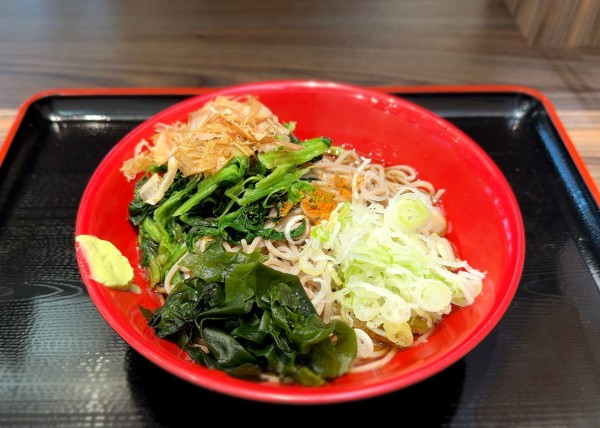 「冷しほうれん草そば(510円)」@名代 富士そば 門前仲町店の写真