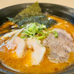 鶏白湯・醤油、辛み追加