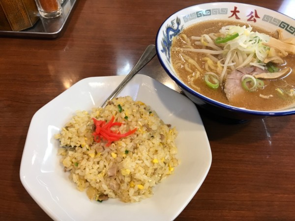 「半チャーハン」@ラーメンの大公の写真
