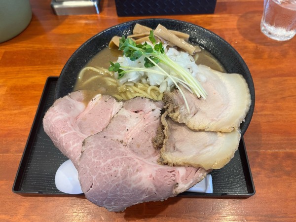 「チャーシュー煮干しラーメン大盛り1260円」@煮干しらーめん 麺匠 萩原の写真