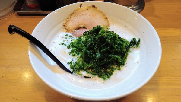 「鶏白湯 塩(麺ハリガネ･味濃いめ)+あおさ」@麺場 鶏源 TORIGEN 黄金町店の写真