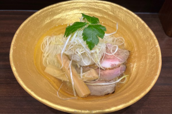 「【限定】GOLDララララーメン」@寿製麺 よしかわ 西台駅前店の写真