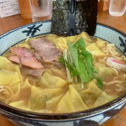 手打ちワンタン麺味噌ワンタンダブル