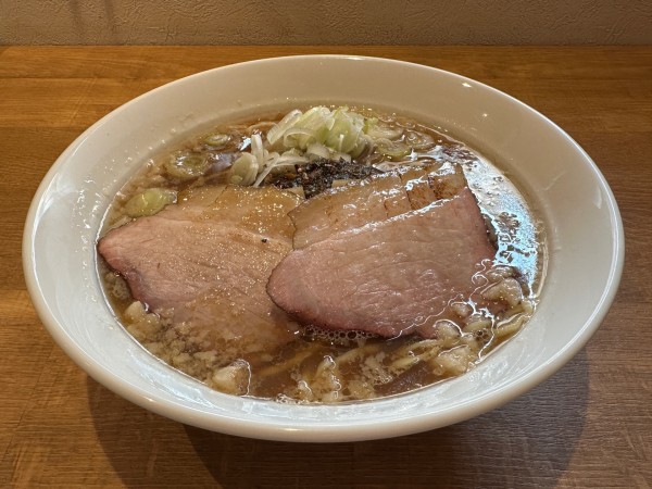 「豚そば 1000円+スモークチャーシュー追加150円」@ブーランジェリー ルージュ ロワイヤルの写真