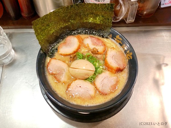 「ちゃうしゅう麺（大盛＋半熟味玉）」@麺創房 無敵家の写真