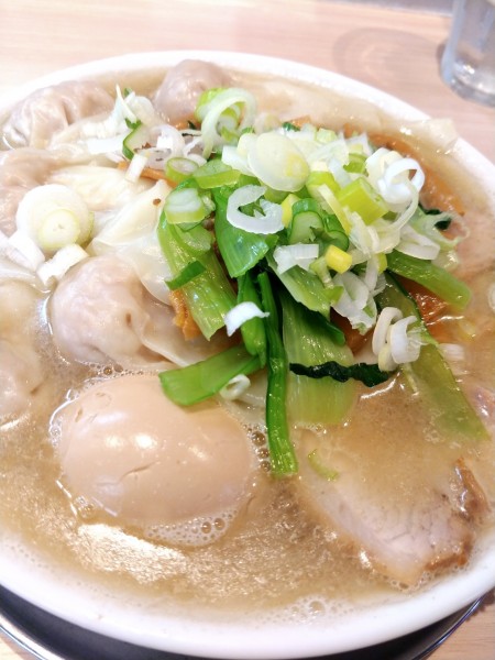 「ワンタンメン(塩)・味玉増し」@桜上水 船越の写真