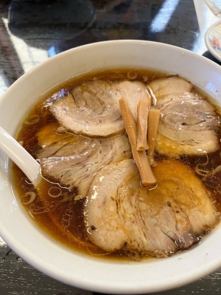 「醤油チャーシュー麺　930円」@ラーメン香華の写真