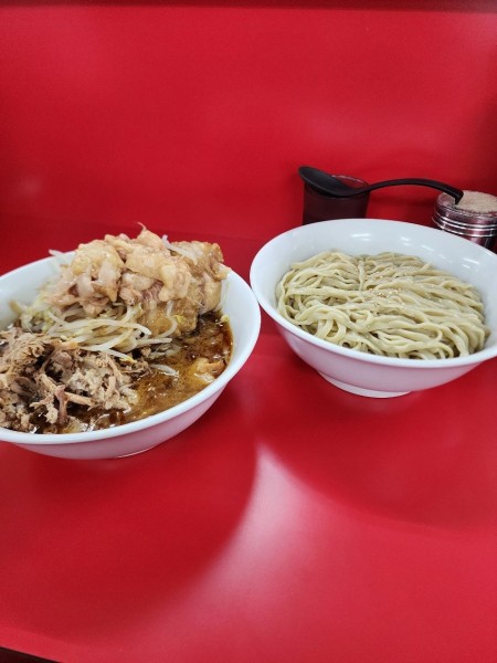「つけ麺ゴマ味(麺少なめ)、豚増し、あぶら、からめ」@ラーメン二郎 柏店の写真