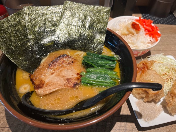 「唐揚げセット ¥1,000」@横綱家の写真